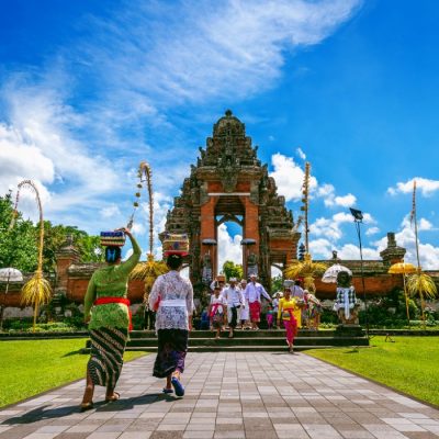 BALI, INDONESIA - APIRL 26, 2017 : Balinese people in traditiona